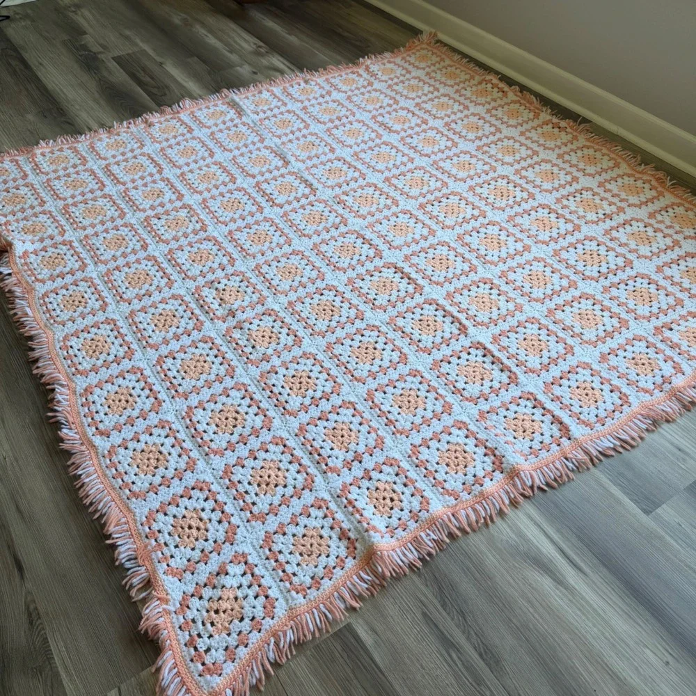 Vintage Handmade‎ Granny Square Crochet Blanket Peach White Fringe 77x77 Throw